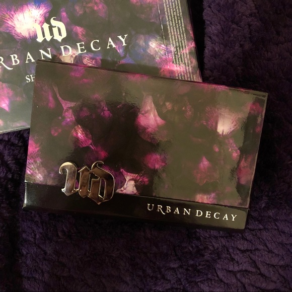 Urban Decay Shadow Box Palette - Picture 4 of 8